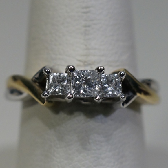 Jewelry - 14KTT Gold 3/4 carat 3-Stone Genuine Diamond Ring